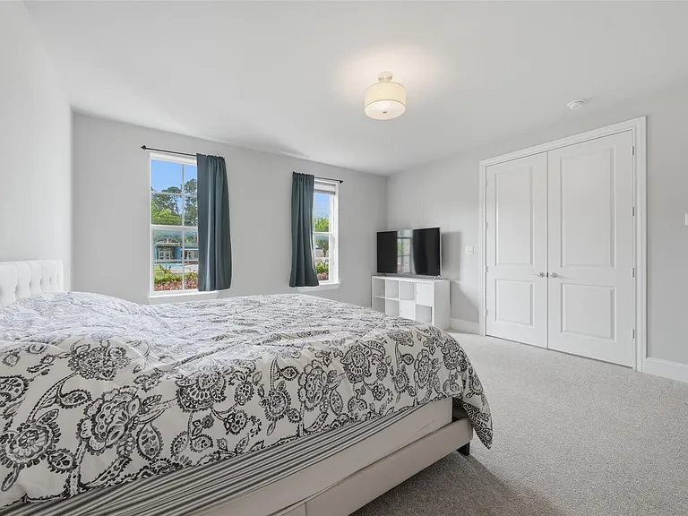 8612 Emnora Ln — Photo 6