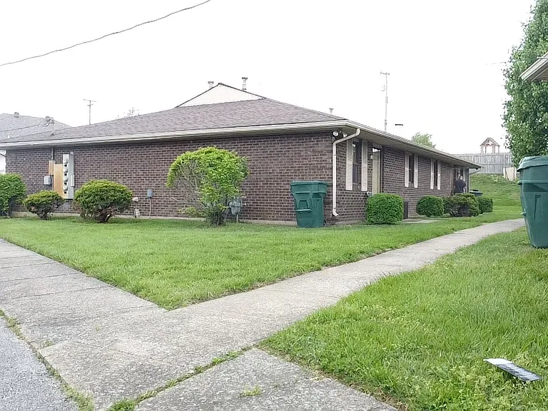 922 Pepper Tree Ln #J — Photo 19