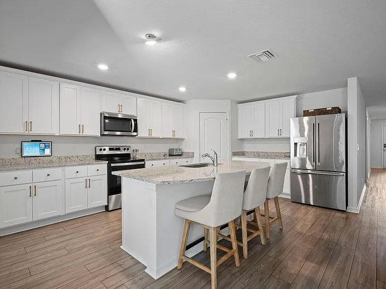 414 SW Dahled Ave — Photo 10