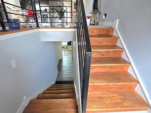 2nd image of 3559 Nottingham Ln