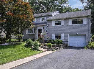 31 Bryant Dr, Livingston, NJ 07039