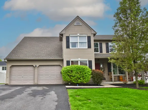 2864 Briarwood Ln, Nazareth, PA 18064