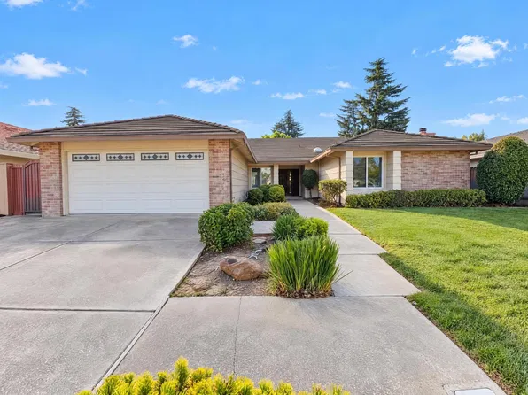 2442 Meadow Lake Dr, Stockton, CA 95207