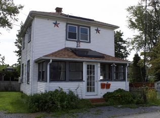 28 Crane St, Swansea, MA 02777