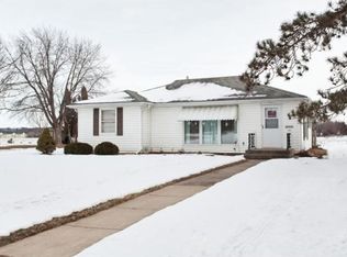 102 S Morningside Dr, Le Sueur, MN 56058