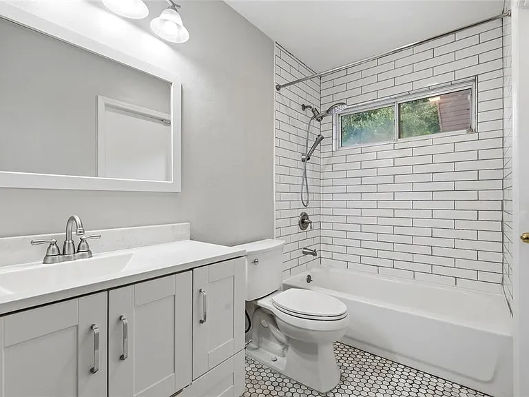 1111 SW 80th Dr — Photo 19