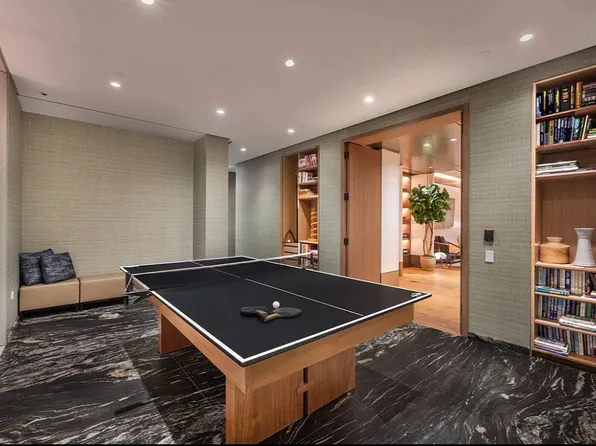 551 West 21st Street image 17 of 19