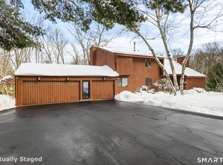 53 Rock Hill Rd, Woodbridge, CT 06525