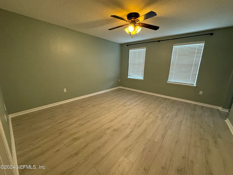 8224 Halls Hammock Ct — Photo 9