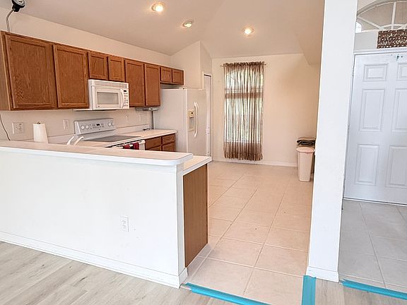 3rd image of 4319 Balmoral Ct