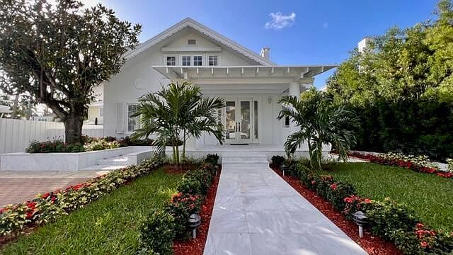 1st image of 402 Seabreeze Ave
