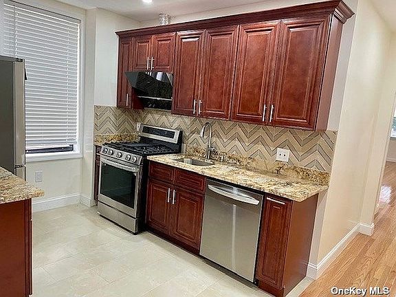 5th image of 3273 45th St