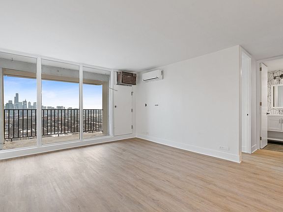 5th image of 1960 N Lincoln Park West Ave #3006