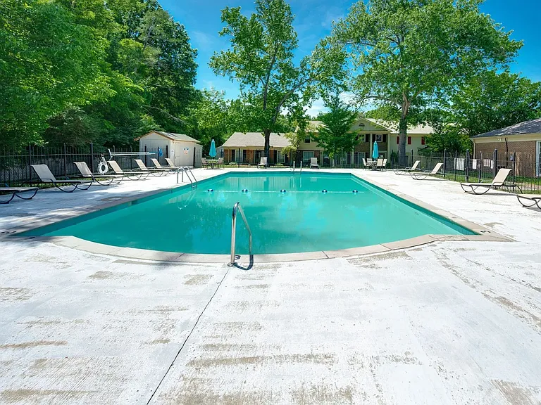 1016 Todd Preis Dr — Photo 35