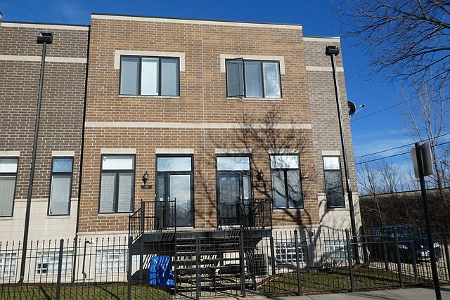 1st image of 3547 S Oakley Ave