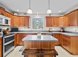 121 South Rd, East Kingston, NH 03827