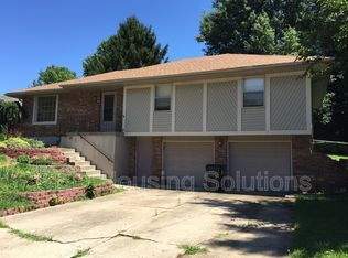 304 SW Canterbury Rd, Blue Springs, MO 64015
