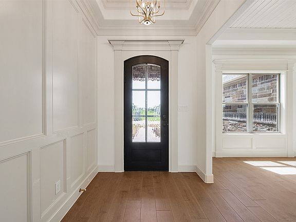 5th image of 100 Eagle Court Gln