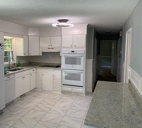 2nd image of 414 Sharon Dr