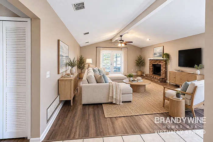 3 bed, 2.0 bath, 1584 sqft, $1,925 — Photo 3