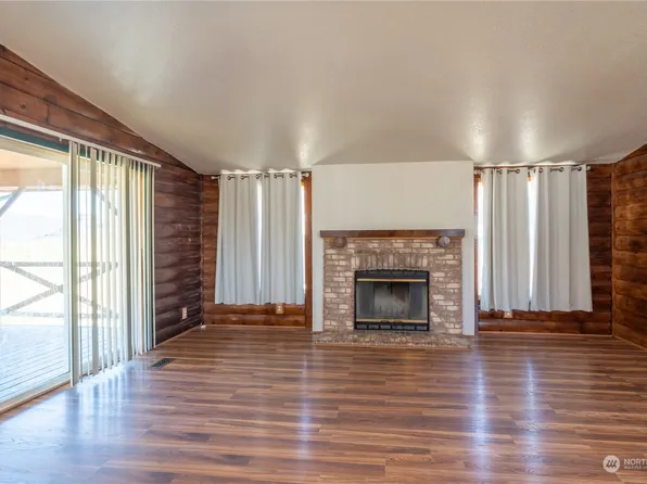 24947 Lake Lenore Drive NW, Soap Lake, WA 98851