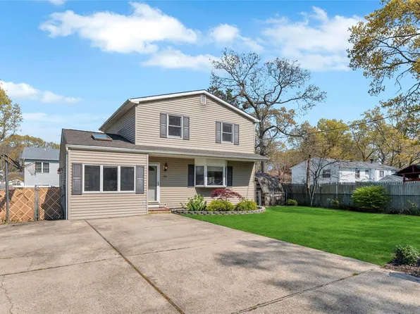 65 Denton Street, Patchogue, NY 11772