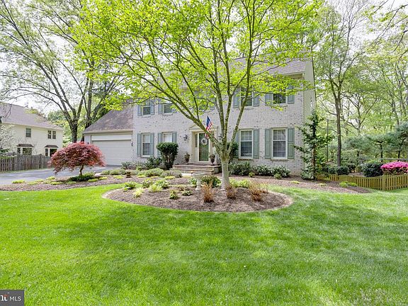 3rd image of 3826 Whitman Rd