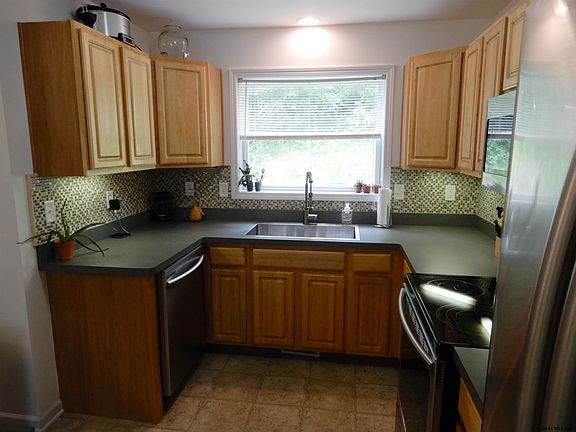 3rd image of 6 McElwain Ave