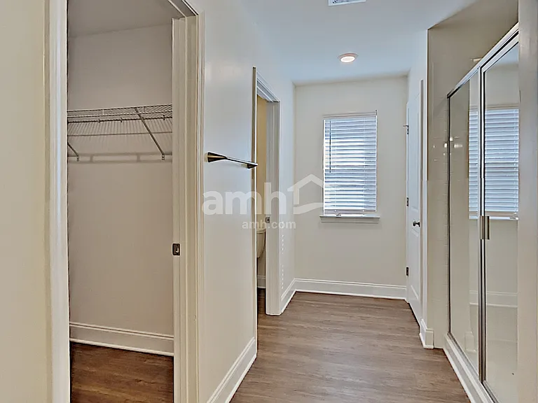 124 Lindridge Dr — Photo 13