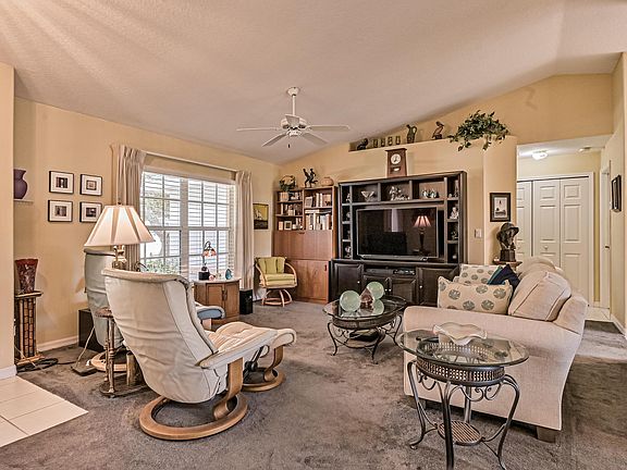 3rd image of 45 Kathy Dr