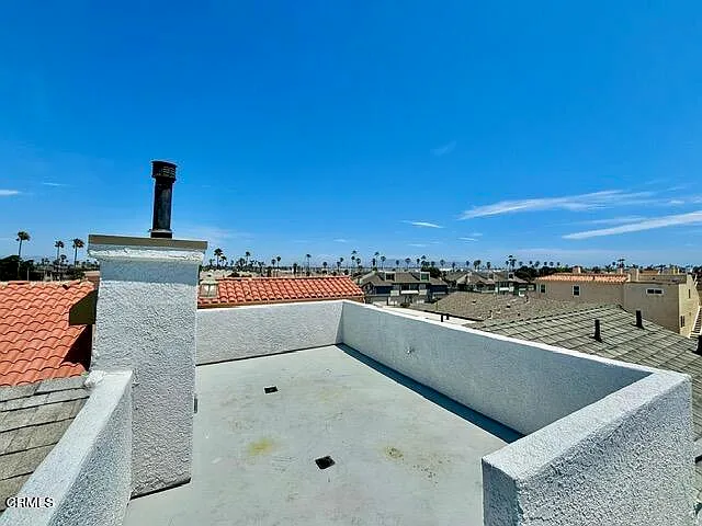 108 Los Feliz St — Photo 34