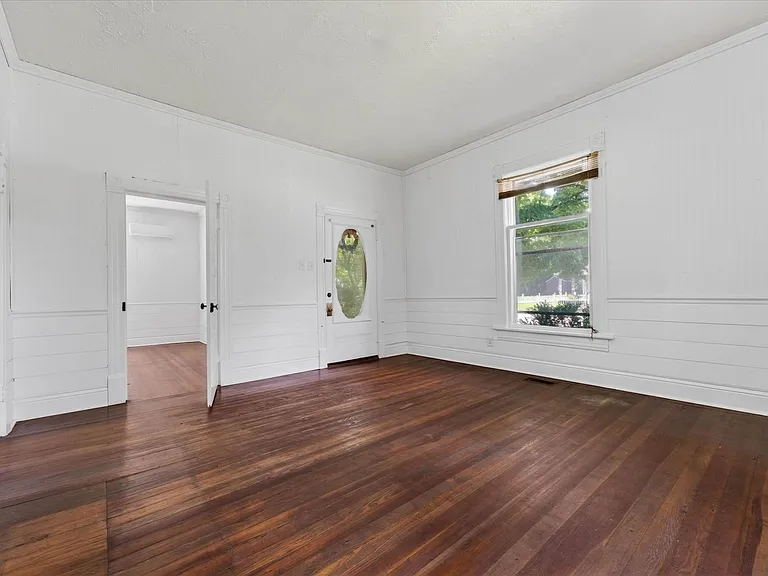 132 S McPherson St — Photo 12