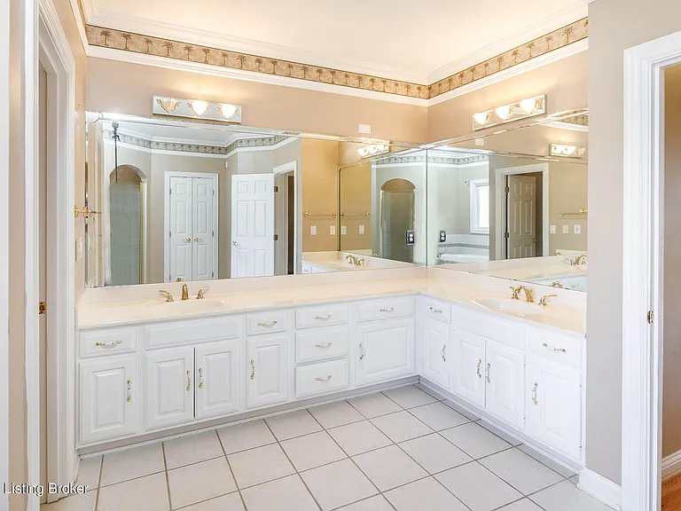 9511 Felsmere Cir — Photo 30