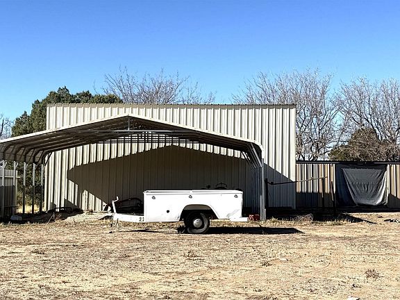 4th image of 1002 W Castleberry Rd