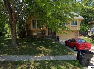 8232 Willit St, Omaha, NE 68122
