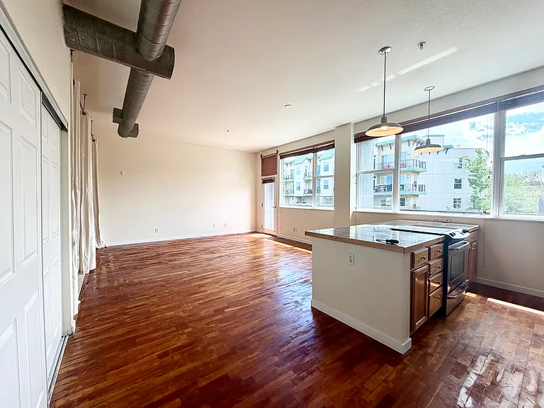 2525 15th St #2B — Photo 4