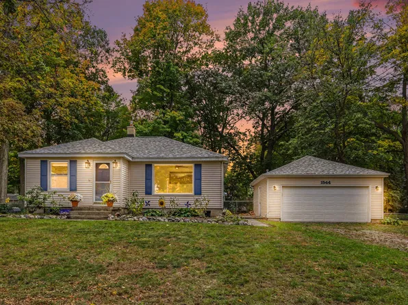 1544 Bauer Rd, Jenison, MI 49428