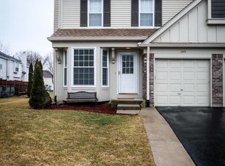 105 Peach Tree Ln, Westmont, IL