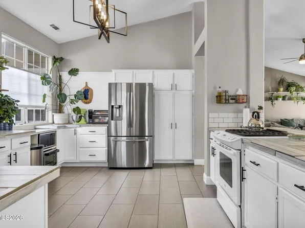 1768 Blue Spruce Ct, Minden, NV 89423