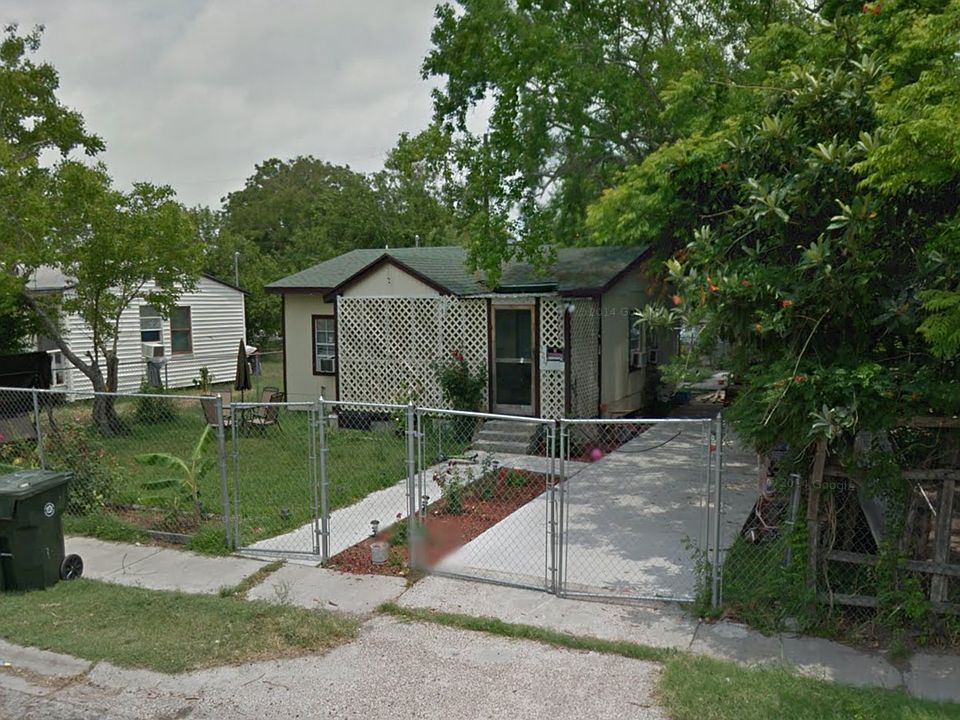 1st image of 2214 Soledad St