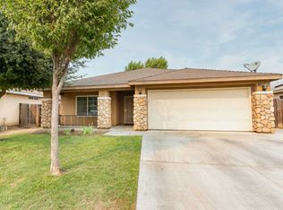 623 S Cloverleaf St, Porterville, CA 93257
