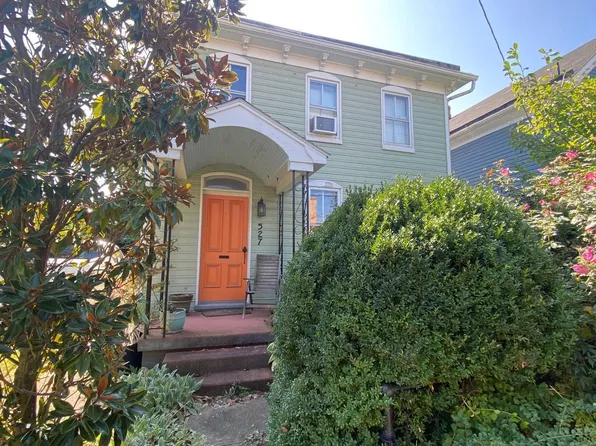 527 W John St, Martinsburg, WV 25401