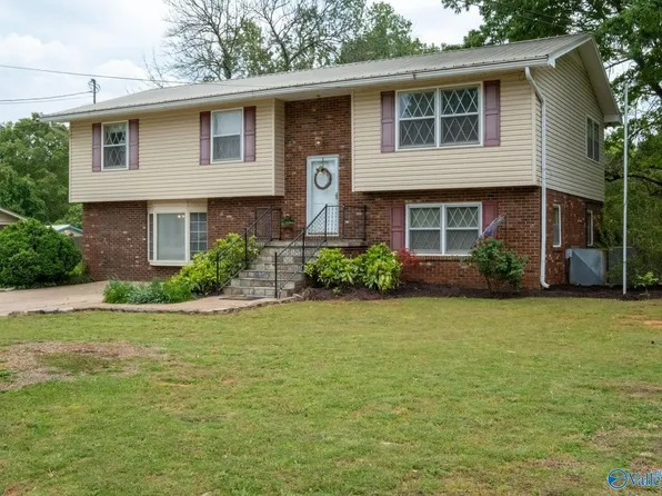 222 Lakewood Dr, Scottsboro, AL 35769