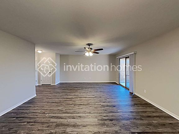 3rd image of 942 W Desert Canyon Dr