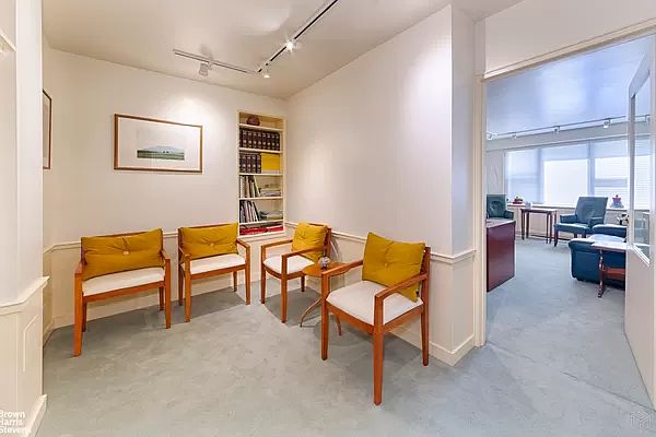 1st image of 15 W 72nd St APT 1P