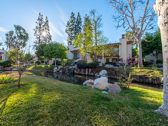 5th image of 21551 Burbank Blvd
