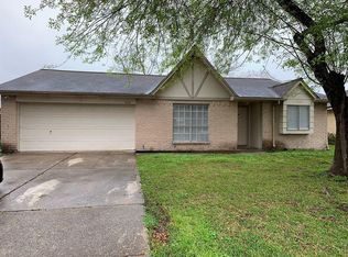 9803 Hummingbird St, La Porte, TX 77571