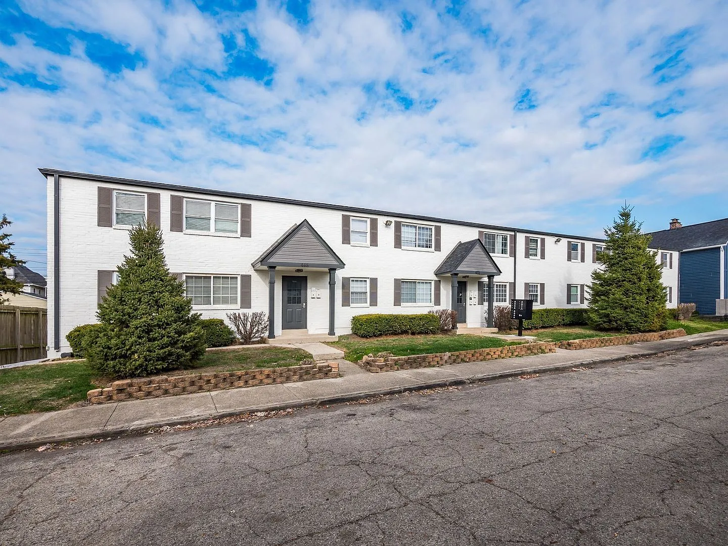 2 bed, 1.0 bath, $1,195 — Photo 1