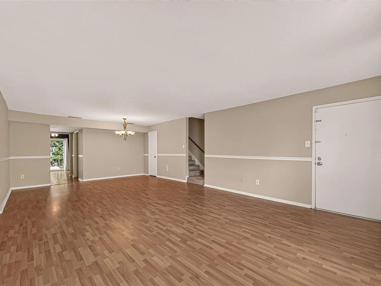 2 bed, 2.5 bath, 1626 sqft, $2,200 — Photo 4