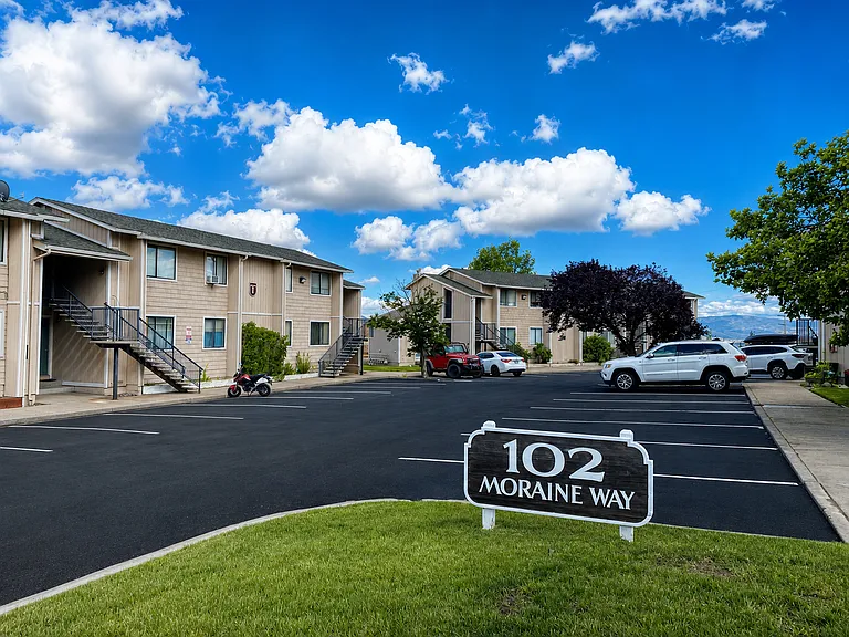 Moraine View Apartments — Photo 13